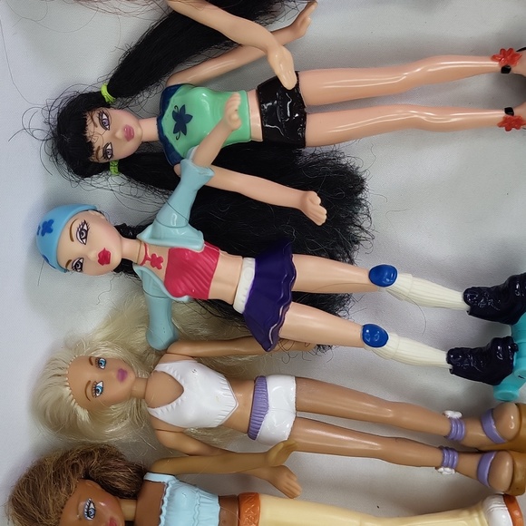 My Scene Barbie Mini Dolls 2004 Dolls set of 8 Used Condition - Picture 4 of 17